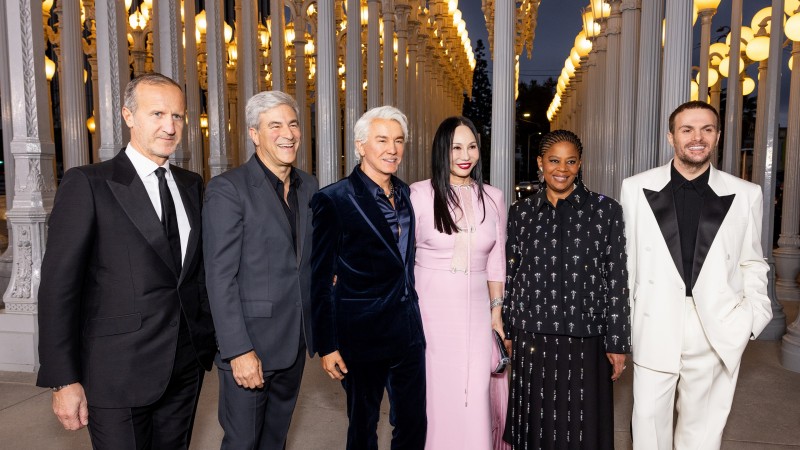 Gucci CEO Stefano Cantino, LACMA CEO and Wallis Annenberg Director Michael Govan, 2024 Art+Film Gala Honoree Baz Luhrmann, Art+Film Gala Co-chair Eva Chow, 2024 Art+Film Gala Honoree Simone Leigh, and Gucci Creative Director Sabato De Sarno, photo by Jojo Korsh/BFA.com